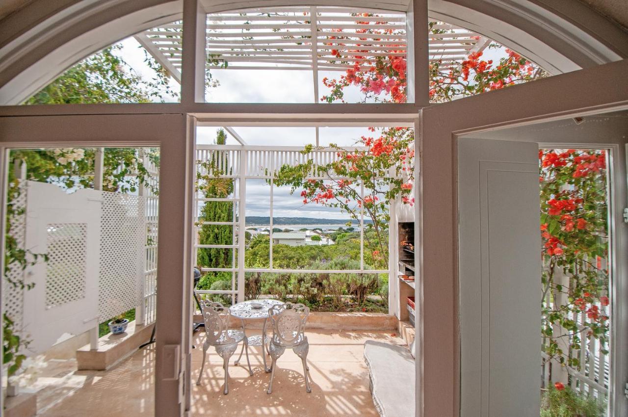 Apartamento Charlotte House Stilbaai Exterior foto